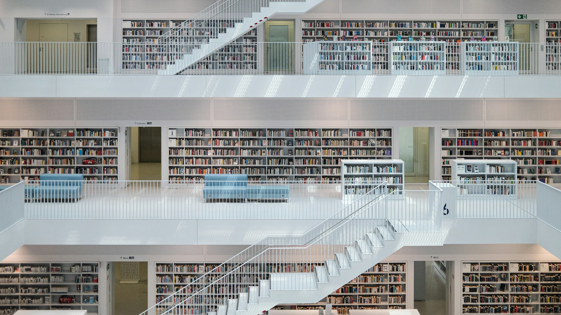 Stuttgart kütüphanesi